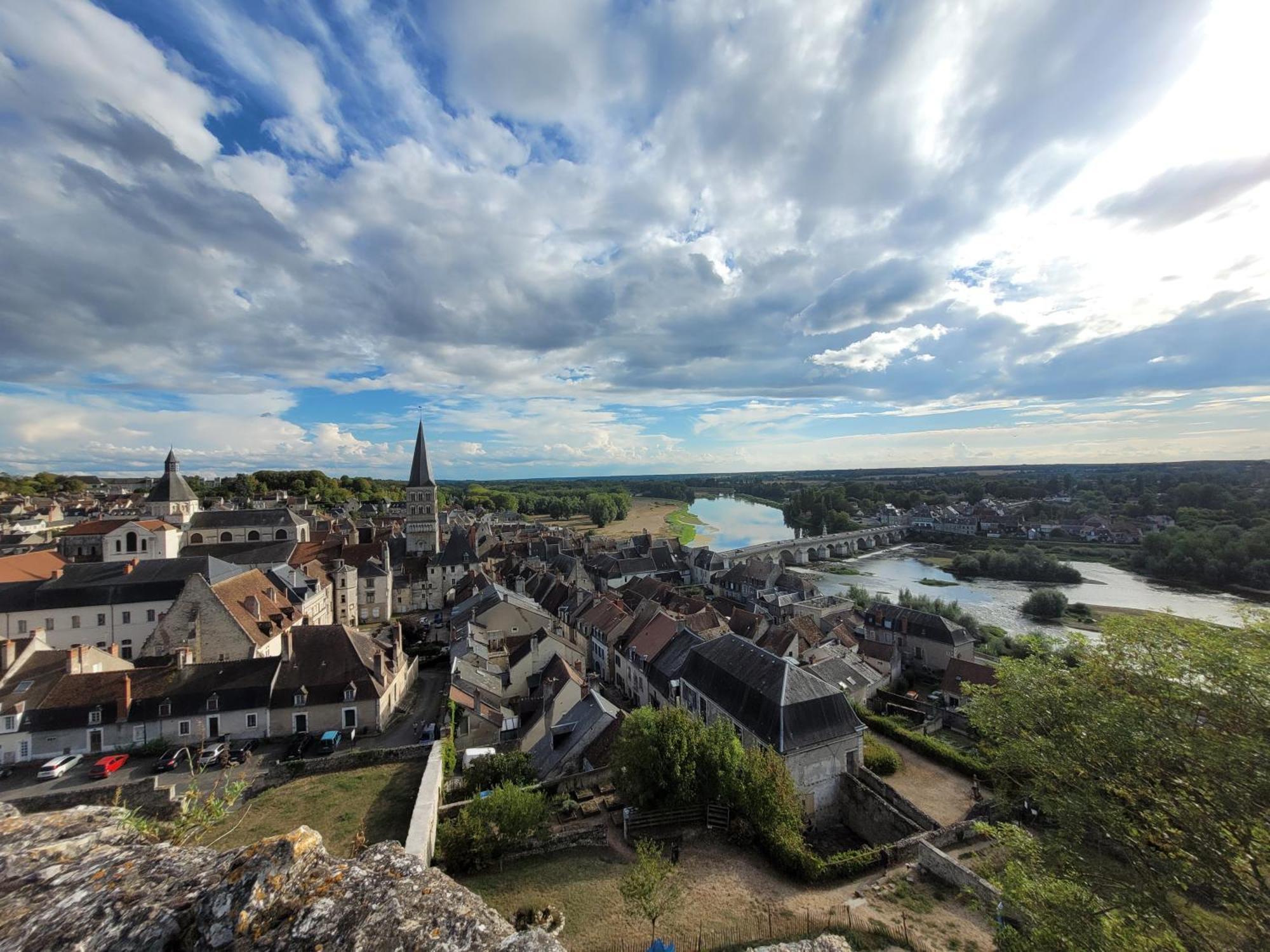 La Cour Du Chateau La Charité-sur-Loire Εξωτερικό φωτογραφία